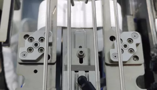 Automatic Elastic Band Splicing Machine
