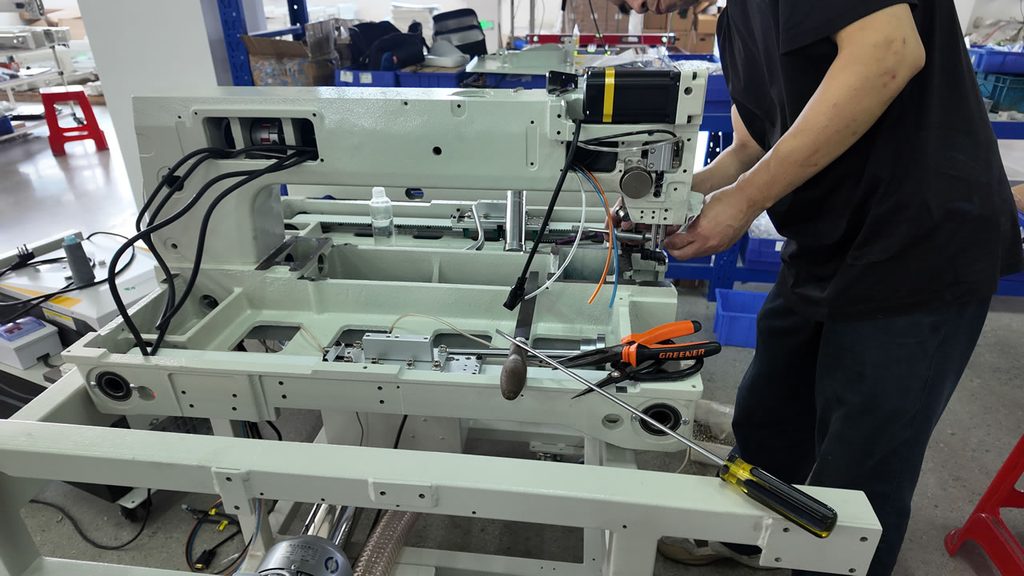 Tomsewing Automatic Sewing Machines: Daily Production and Assembly in the Workshop